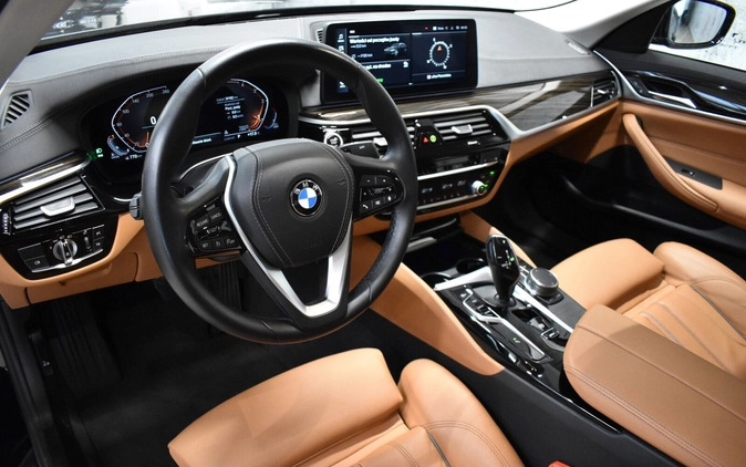 BMW Seria 5 cena 207800 przebieg: 25778, rok produkcji 2022 z Kępno małe 172